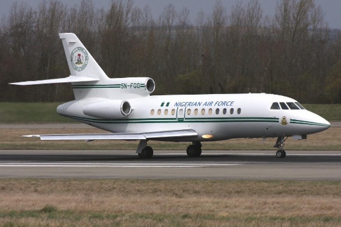 Le Président du Nigeria se Rend en France après la Saisie d'Avions Présidentiels par la Justice